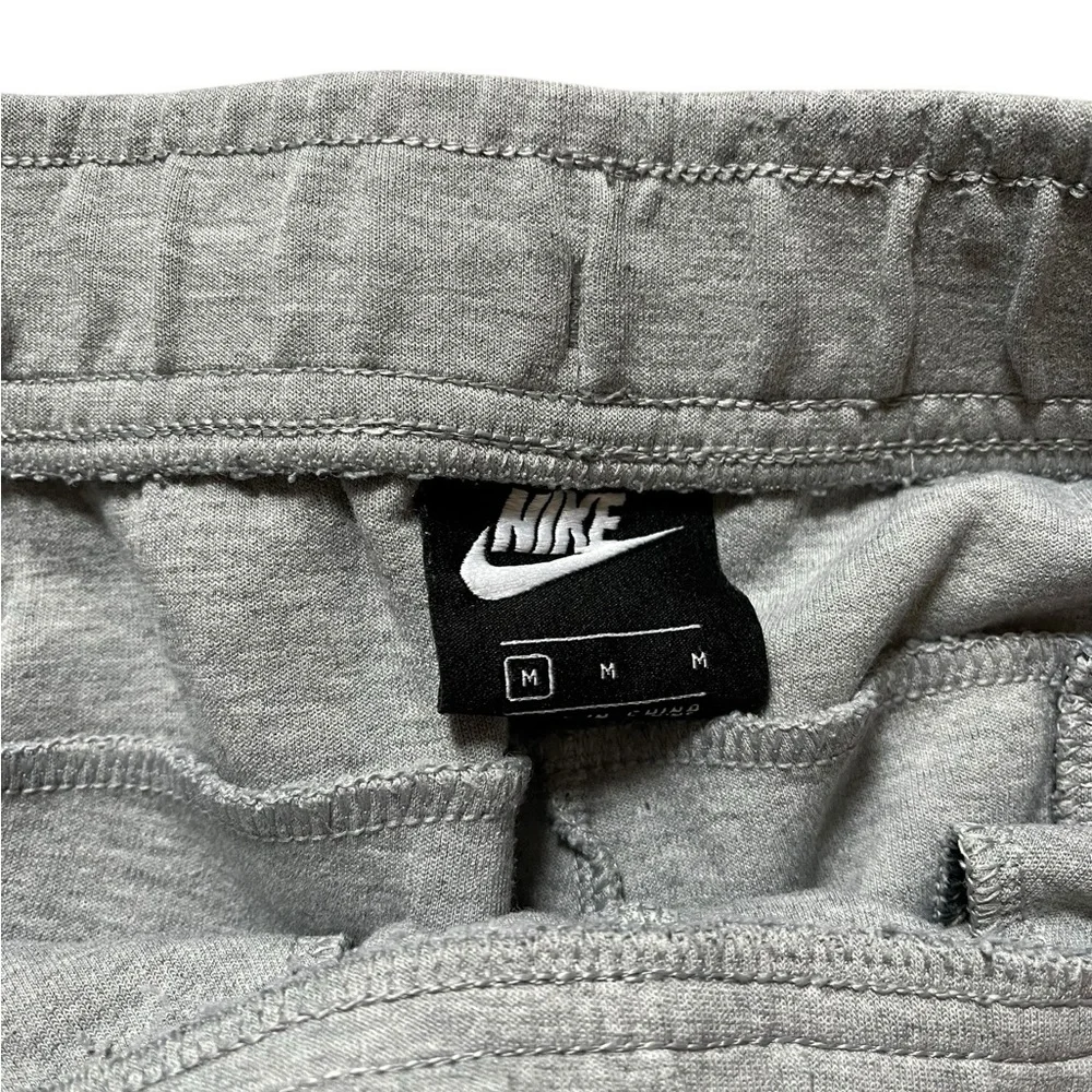 Nike‎ Tech Fleece Joggers Men's M Gray Bottom Soft Pants FLAWED PLEASE READ✅